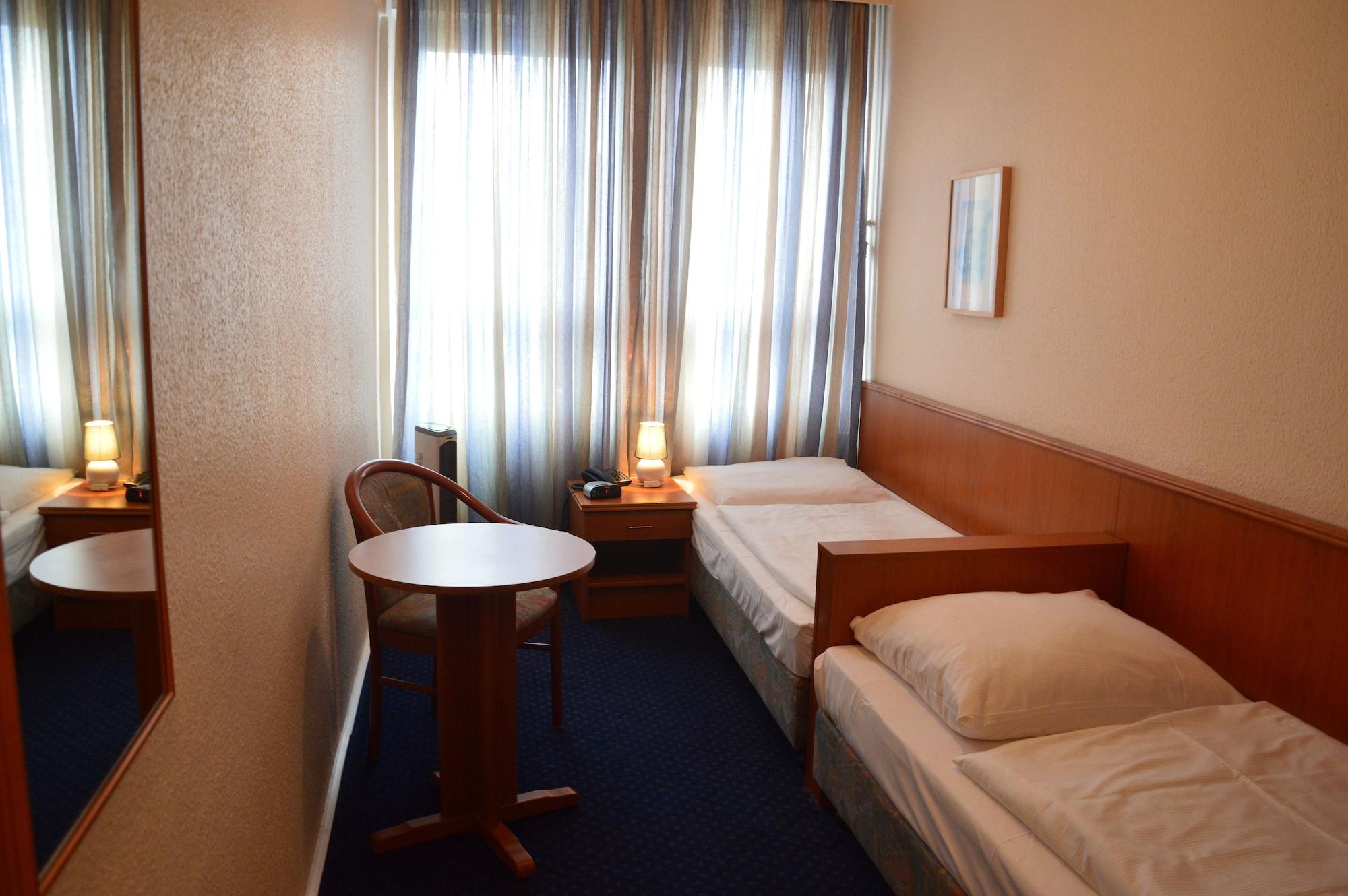Hotel Mercedes/Centrum Hamburg Kültér fotó