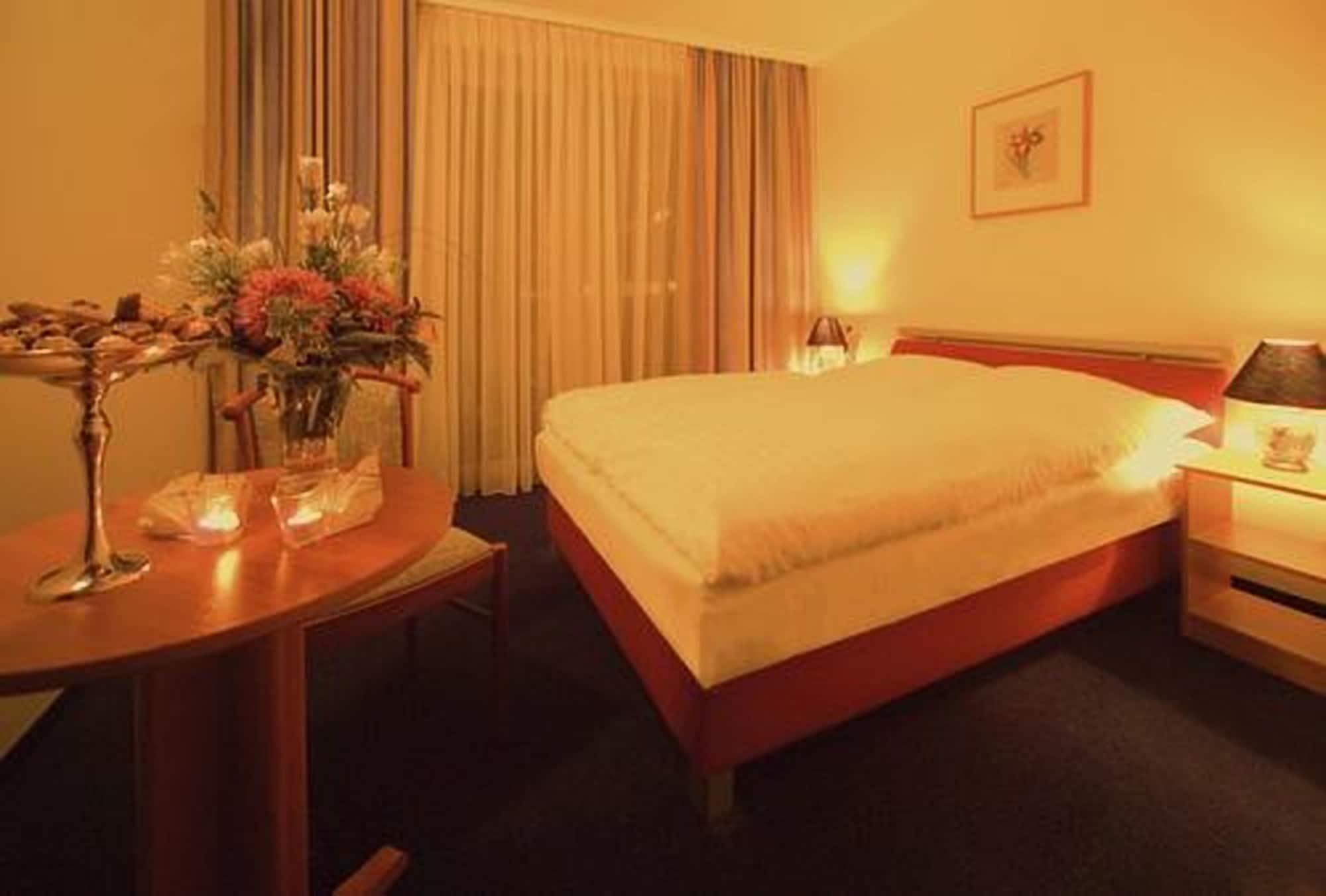 Hotel Mercedes/Centrum Hamburg Kültér fotó